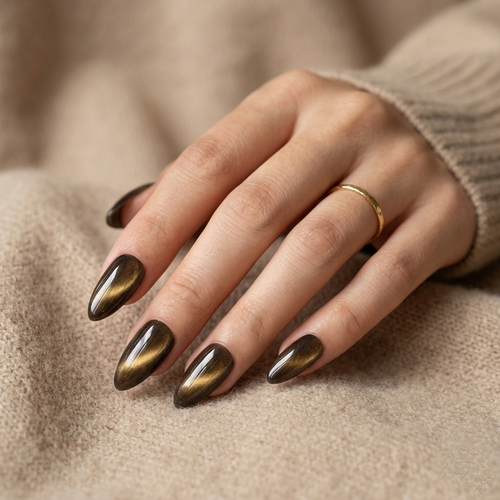 Black Gold Cat Eye Nails